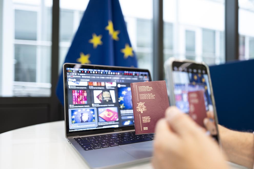 Noua identitate electronică a UE: Riscuri și beneficii pentru cetățeni