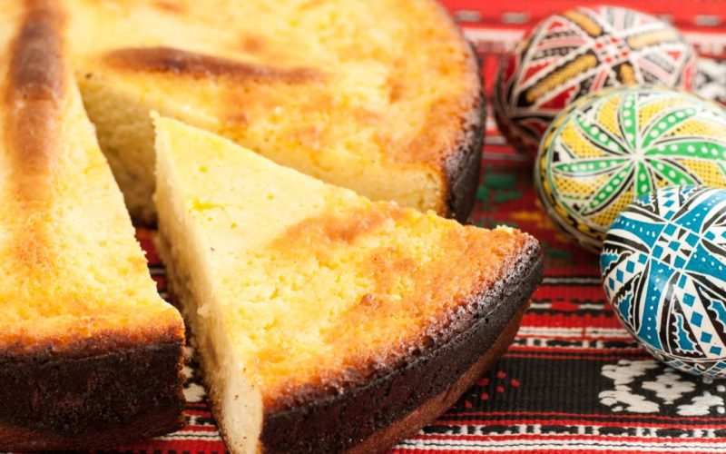 Pască Fără Aluat: Secretul Coacerii Perfecte pentru un Desert de Excepție Se apropie Paștele, iar gospodinele din toată țara se pregătesc să umple mesele festive cu bucate tradiționale