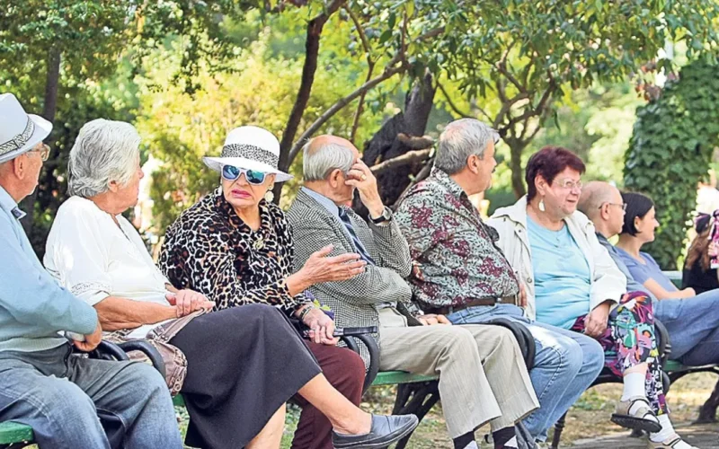 Pensionarii, loviți de 240 lei/lună în 2026. Ajutor MIN. Muncii