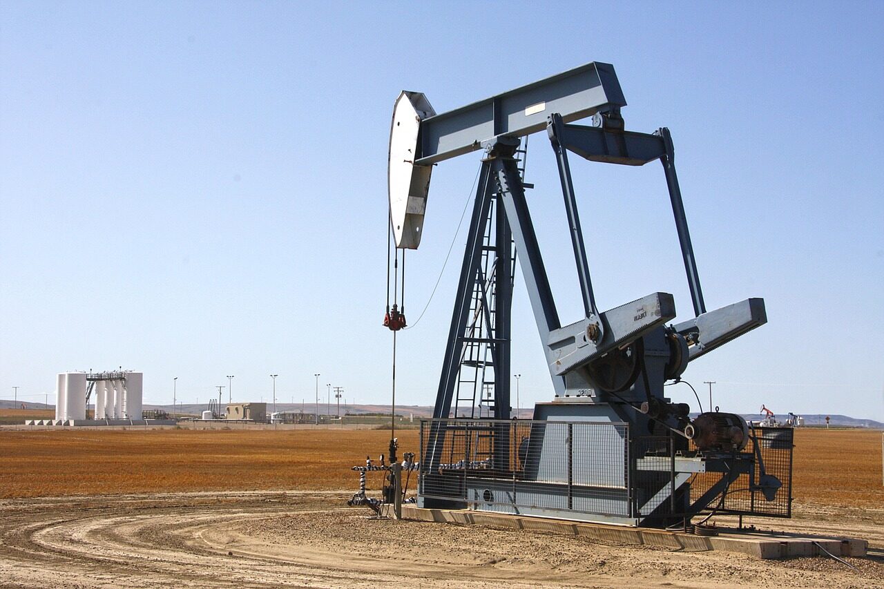 Petrolul, în picaj: Declarația IRANULUI despre strâmtoare, cutremură piața