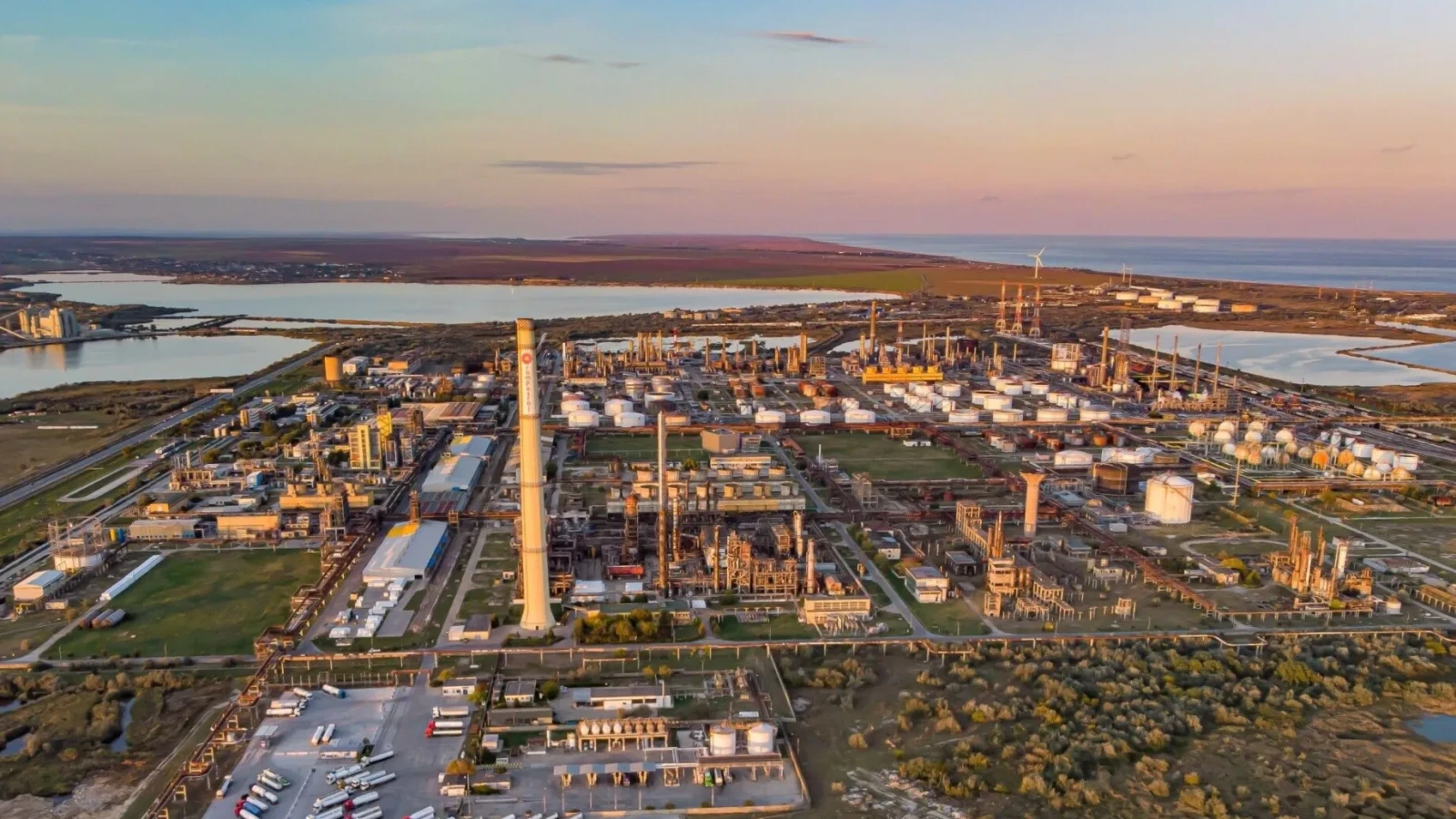 Petromidia: Rafinăria funcționează la capacitate maximă, anunță Ministerul Energiei