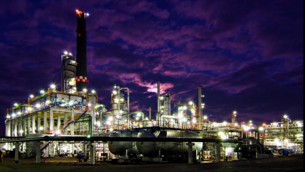 Petromidia, rafinăria gigant, produce la foc maxim. Anunțul vine de la guvern