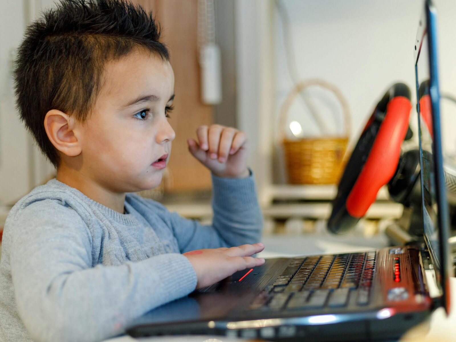 Comisia Europeană, din nou la apel pentru siguranța copiilor online