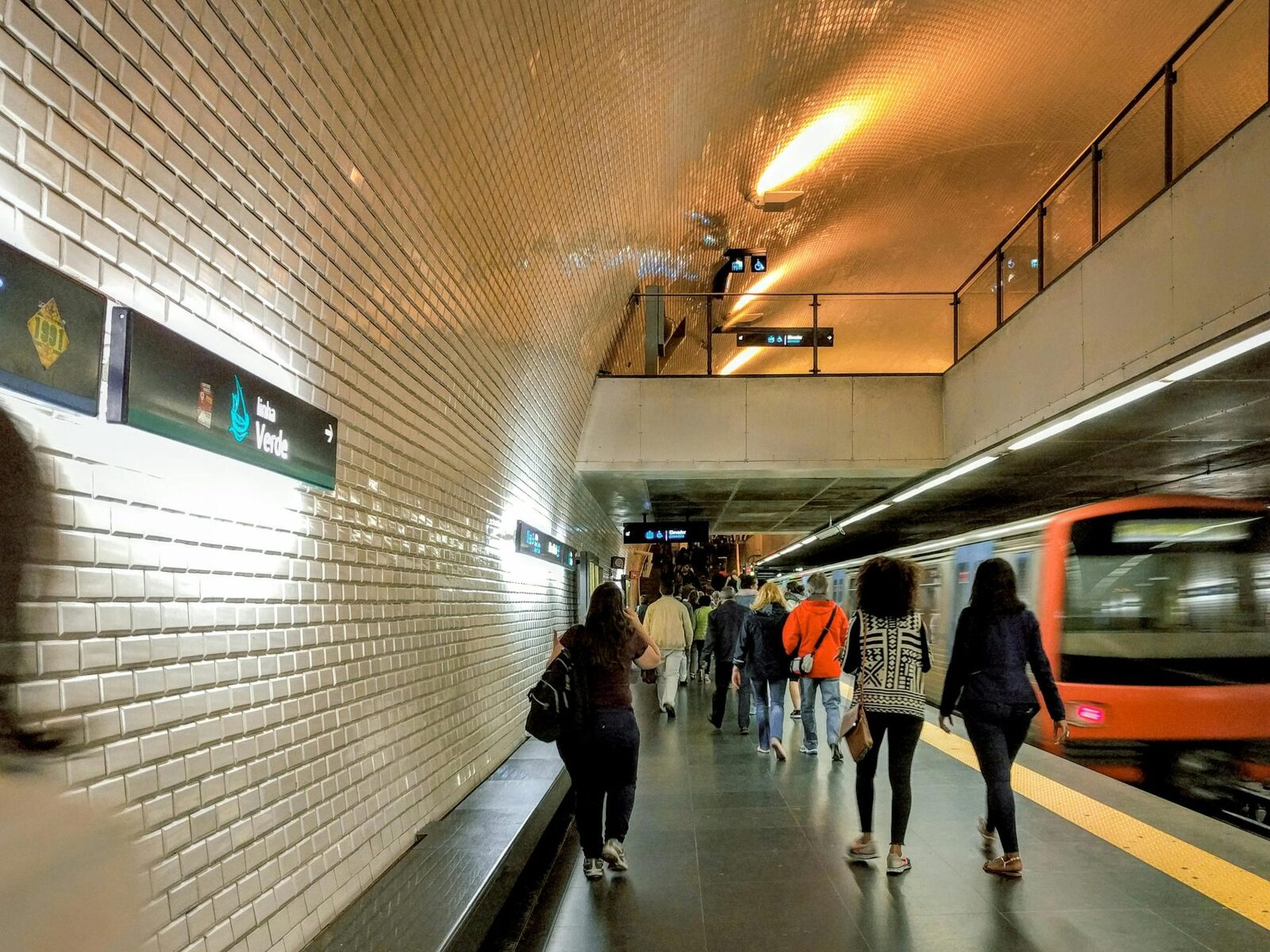 Comisia Europeană, undă verde pentru metroul din Lisabona: Prima licitație, condiționată
