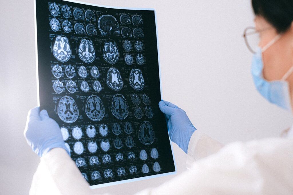 Neurolog: Primul semn al declinului cognitiv, NECUNOSCUT până acum