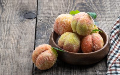 Piersici umplute: Un desert ca o întoarcere în copilărie