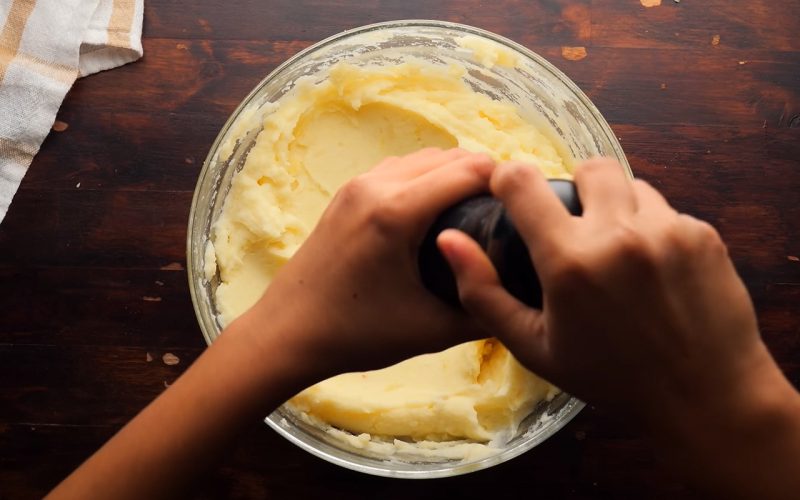 Pireul PERFECT: Secretul chefilor pentru un gust divin – rețeta cu lapte și unt