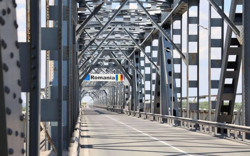 Mai ieftin ca în Bulgaria? Verificăm prețurile carburanților după noile reduceri din România