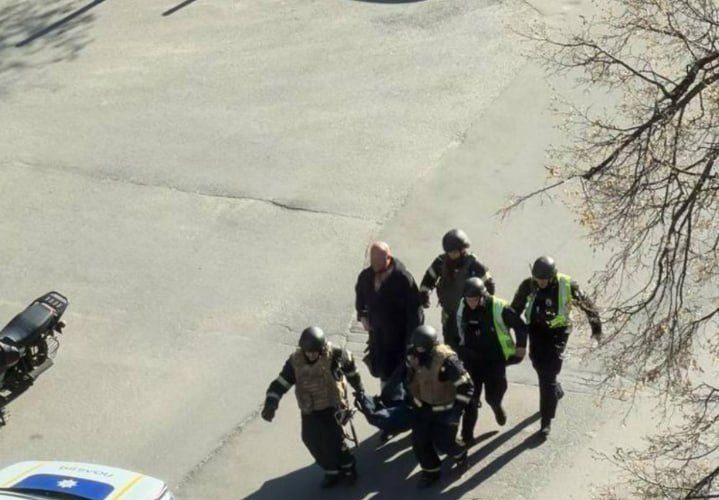 Ancheta la Kiev: Polițiști fricoși fug de gloanțe, lăsând civilii la mila sorții