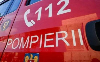 Incendiu puternic la un bloc din Cluj-Napoca: 20 de persoane s-au autoevacuat
