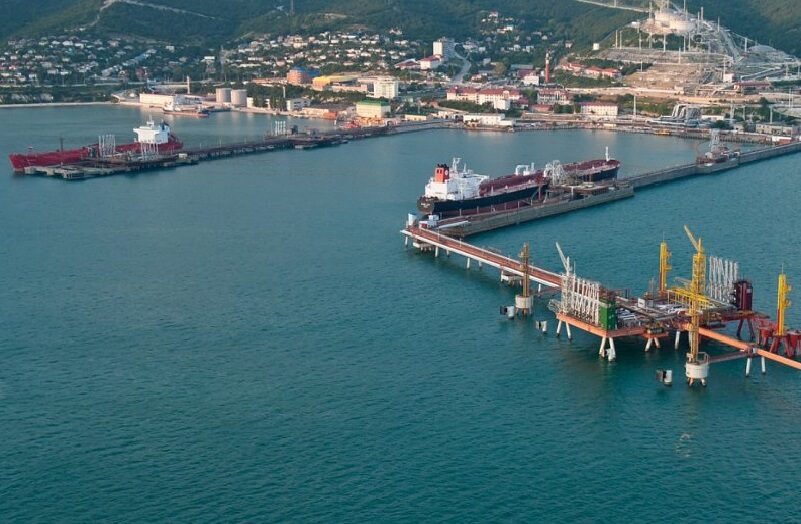Trump relaxează sancțiunile pentru petrolul rusesc: Decizie controversată