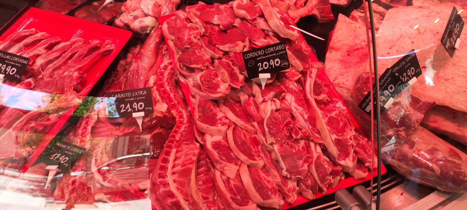 Mielul de paste, tot mai scump: Cât scoți din buzunar pentru un kilogram?