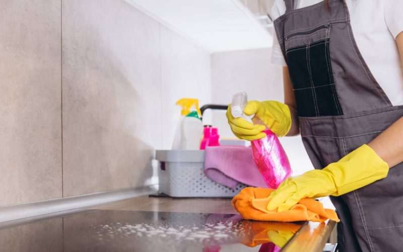 Curățenie periculoasă: Ce NU amesteci niciodată, riscul e uriaș!