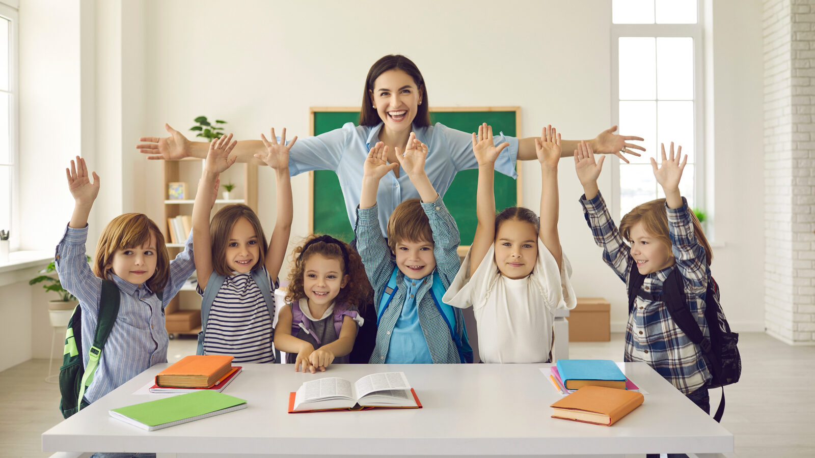 Profesorii, umiliți de salarii: Debutantul, plătit mai puțin ca un casier!