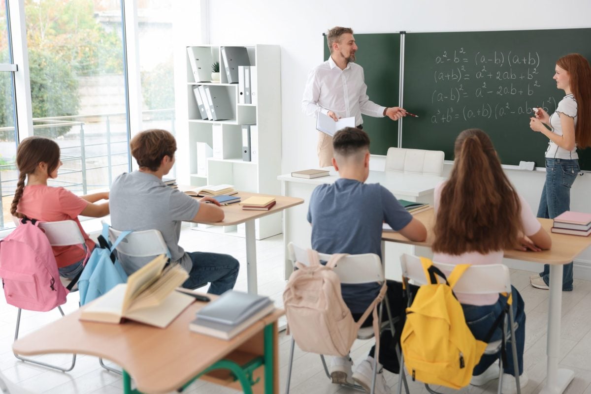 Guvernul deblochează posturile în educație: Ce-i cu Titularizare 2026?