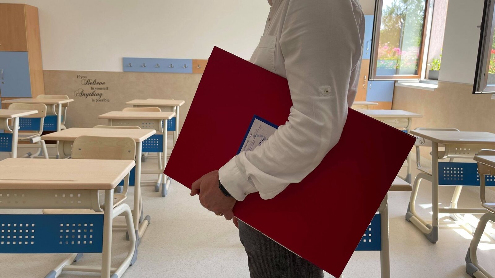Guvern: Concursuri pentru profesori, aprobate prin ordonanță