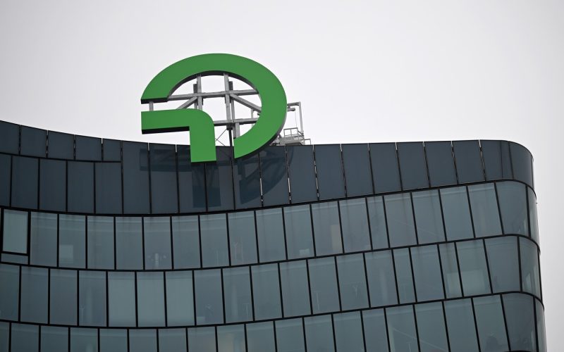 O femeie, șefă la OMV: Premieră istorică în companie!