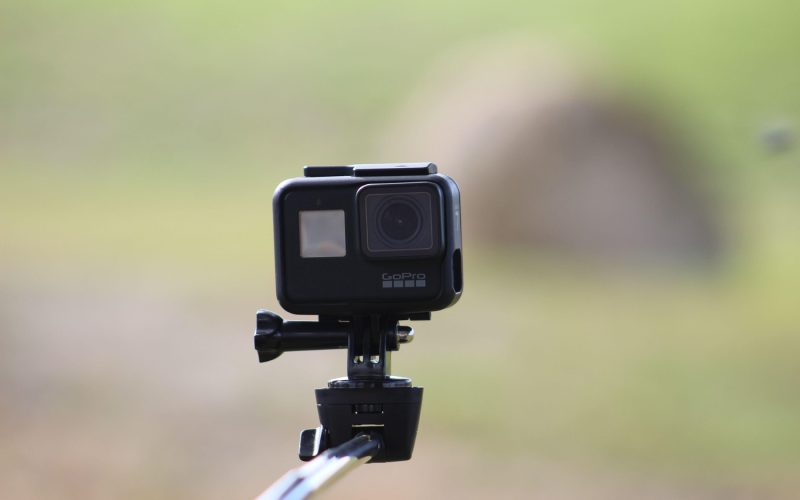GoPro, un Far spre Apus: Concedieri Masive și Lupta pentru Supraviețuire GoPro, odată considerată vedeta Wall Street-ului și un simbol al camerelor de acțiune, se confruntă cu dificultăți majore