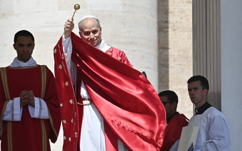 Leon, criticat dur pentru politica externă: „E groaznic!”