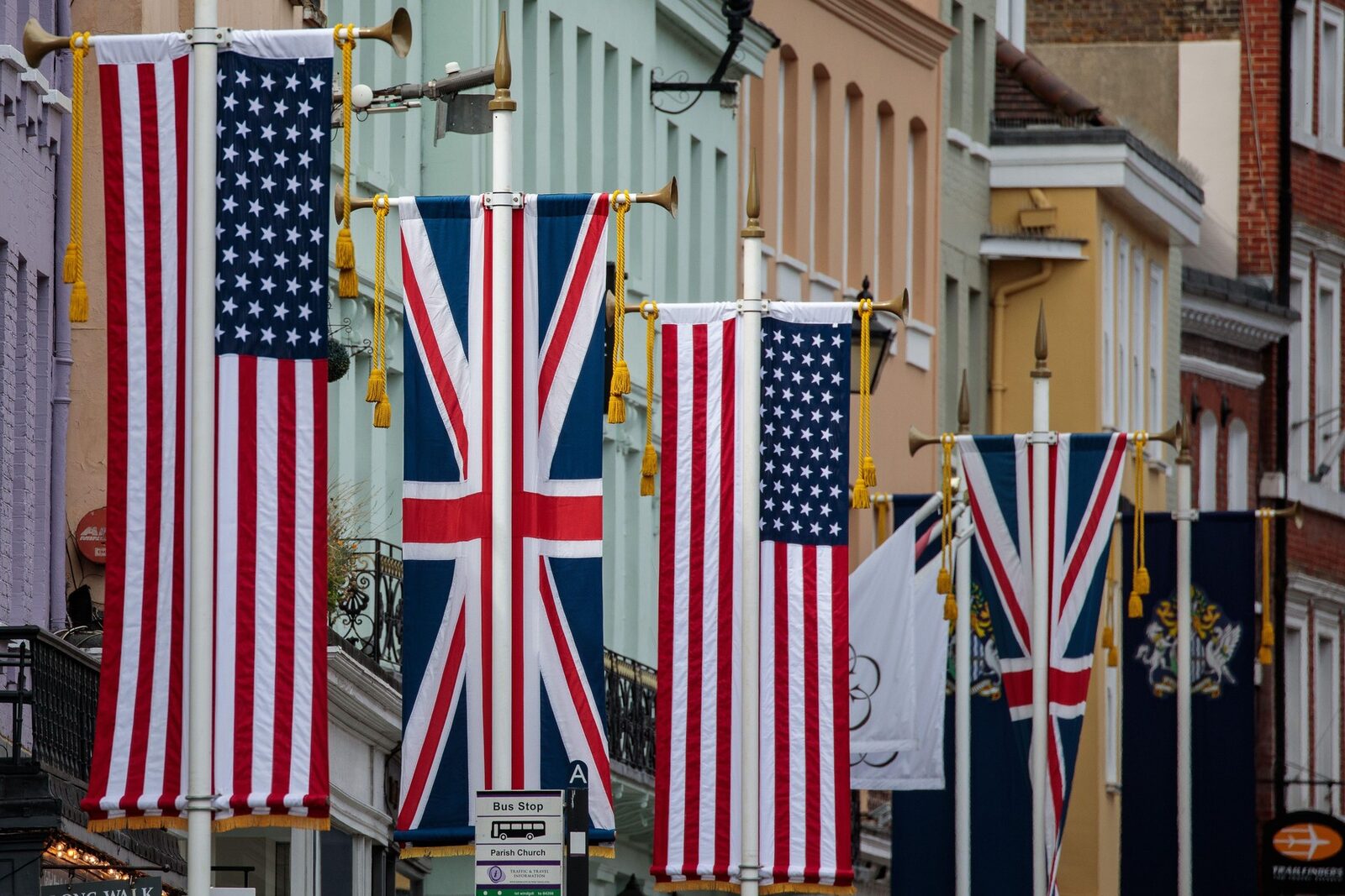 Trump presează Marea Britanie: Acord comercial, pe muchie de cuțit, din cauza Iranului