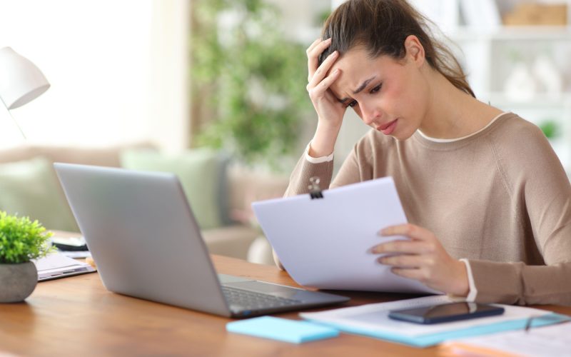 Criză: Statul, datornic cu facturile, pune firmele mici pe butuci