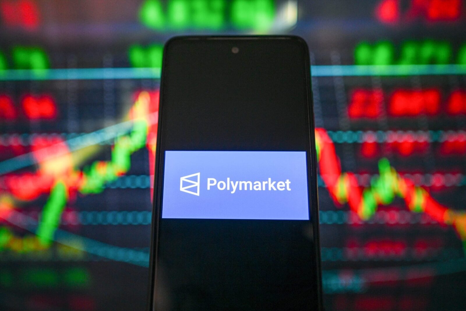 Un scandal de proporții se profilează în lumea pariurilor online, după ce conturi create recent pe platforma de predicții Polymarket au înregistrat câștiguri substanțiale, ridicând semne de întrebare cu privire la posibile tranzacții bazate pe informații privilegiate
