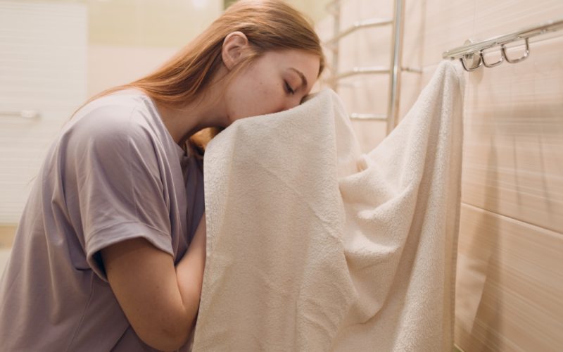 De ce miros urât prosoapele spălate? Trucuri simple pentru prospețime!