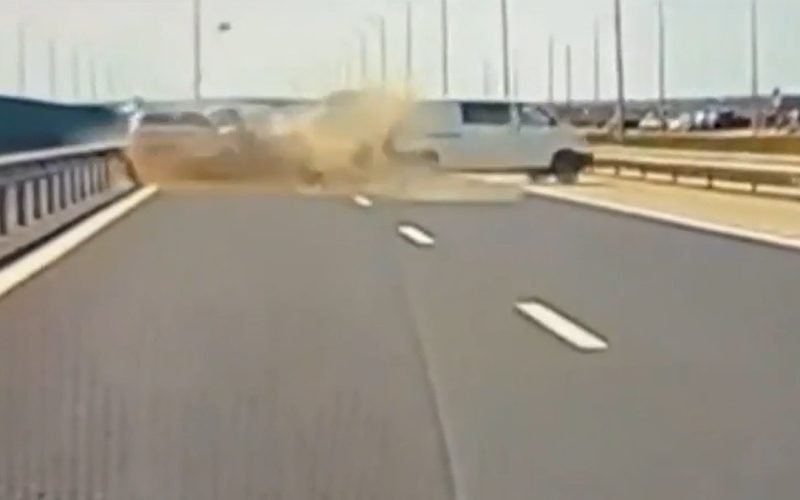 Accident teribil pe A7: Un bărbat a murit după ce două mașini s-au ciocnit