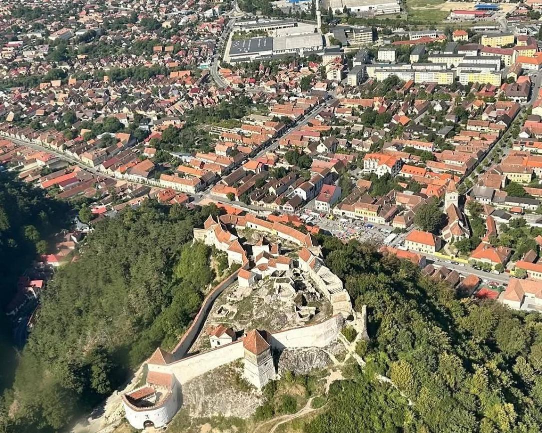 Râșnov: Fortăreața se reface. Primăria lansează licitație