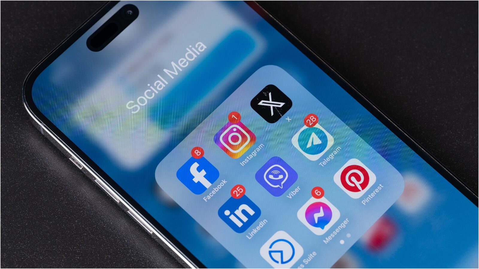 Grecia, interdicție totală: Social media, OUT pentru minori sub 15 ani din 2027