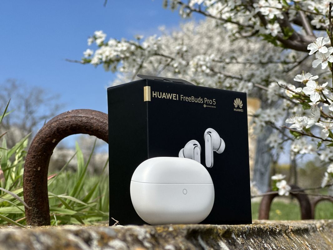 Huawei FreeBuds Pro 5: Testăm căștile care te scot din gălăgia din București