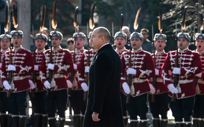 Radev, cu simpatii pro-ruse, câștigă detașat alegerile din Bulgaria, socialiștii, OUT