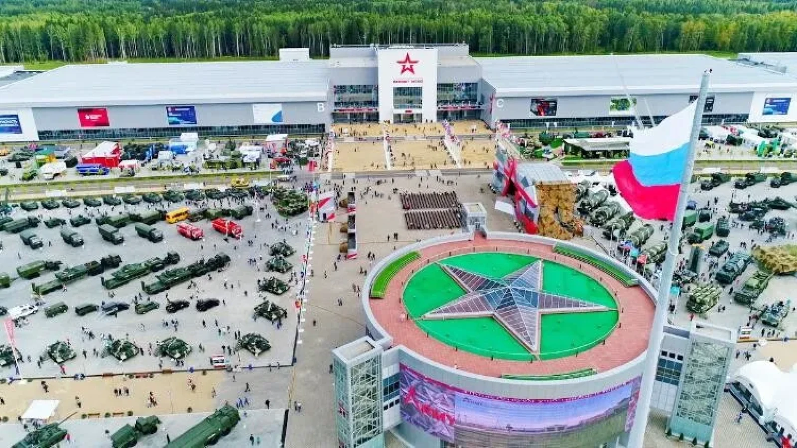 Record de condamnare în scandalul „Disneyland-ul militar” al Rusiei (foto)