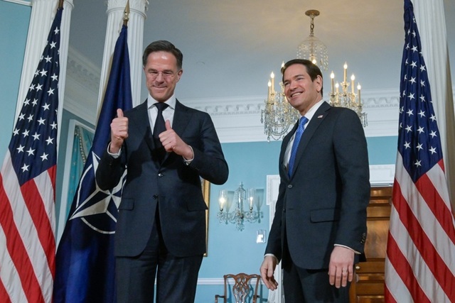 Trump amenință NATO: Sancțiuni pentru statele care nu-l ajută în Iran! Mută trupe!