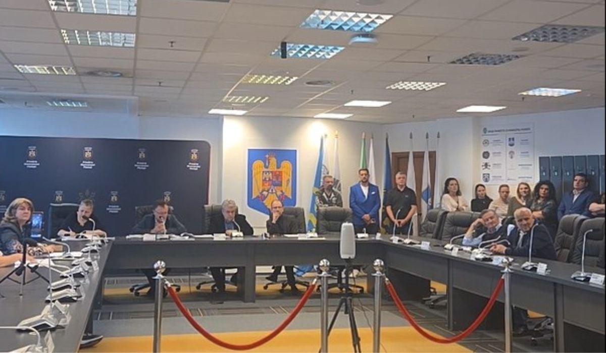 Ședință-SCANDAL la Ploiești: Ceartă pe tăieri de posturi în Primărie
