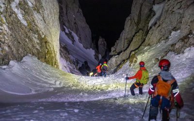 Noapte de coșmar în Piatra Craiului: Salvamontiștii din Zărnești, misiuni dificile
