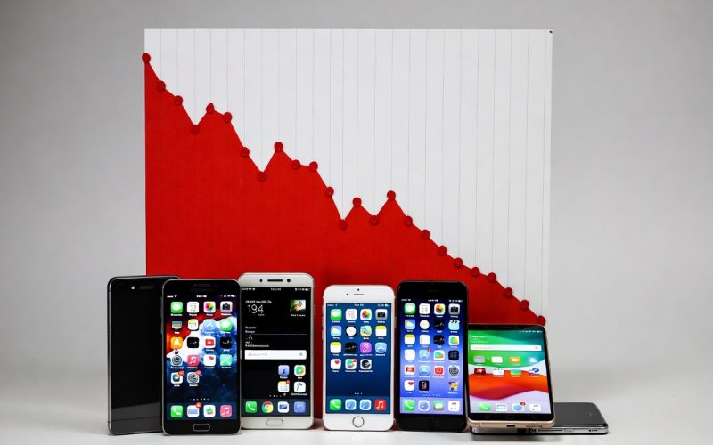 Livrările de telefoane, în cădere liberă: Apple detronează Samsung în T1 2026