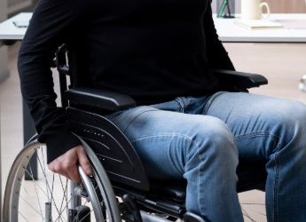 Pensiile de invaliditate în 2026: Cine câștigă și cine pierde, conform noilor reguli