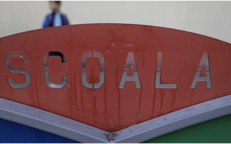 Gorj: Profesor, acuzat de agresiuni sexuale, încasează salariu în continuare