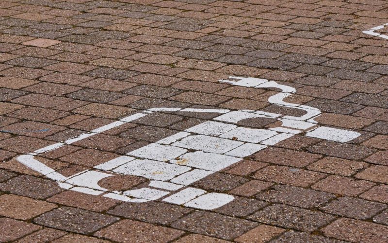 Nouă Minute pentru o Gustare: KFC și BYD Schimbă Drive-Thru-ul Producătorul auto BYD și sucursala chineză a KFC plănuiesc să revoluționeze experiența drive-thru, promițând clienților o oprire rapidă de doar nouă minute