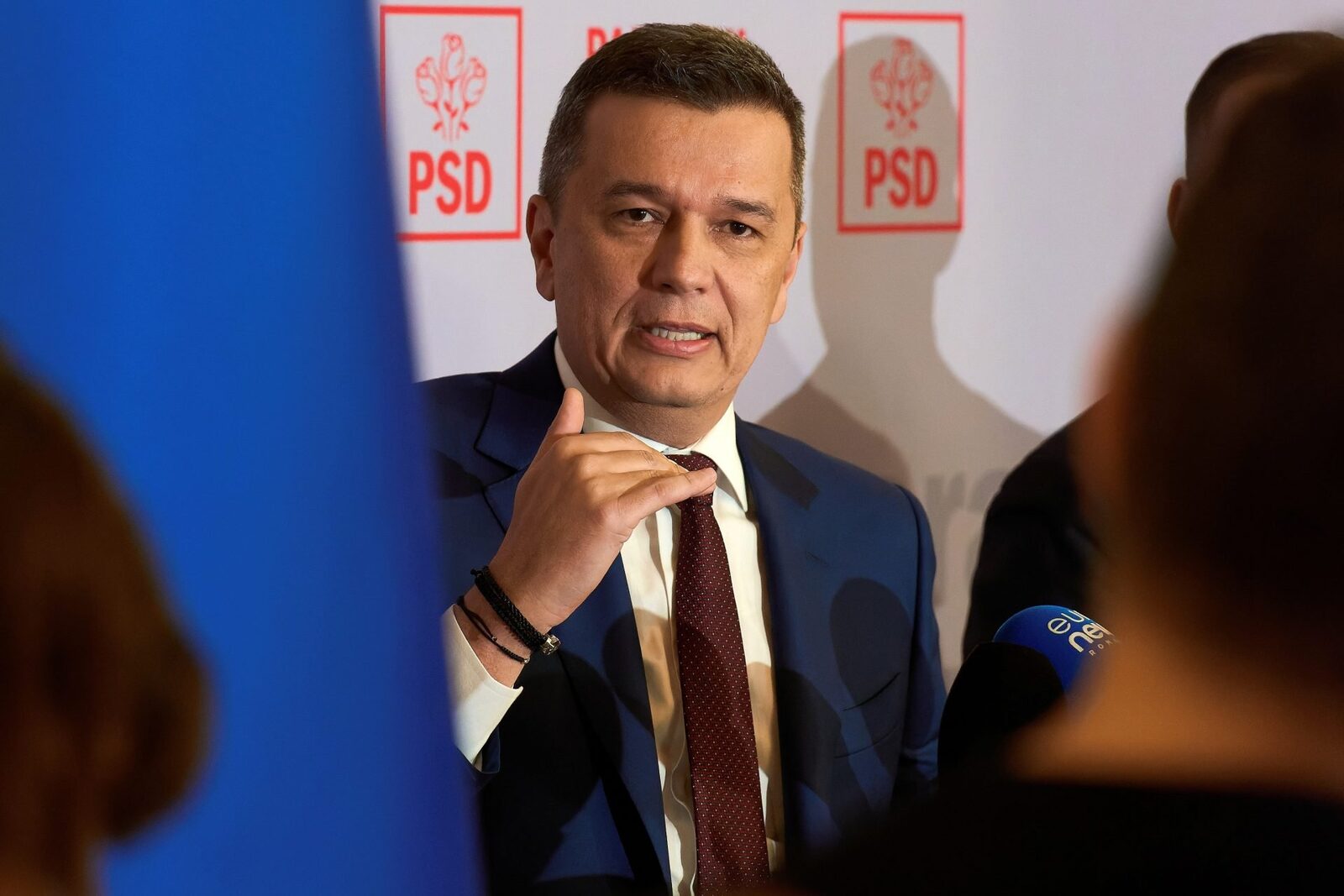 PSD analizează posibile scenarii pentru viitorul guvernării În așteptarea consultării din 20 aprilie, Partidul Social Democrat (PSD) se pregătește pentru diverse scenarii privind viitorul guvernării