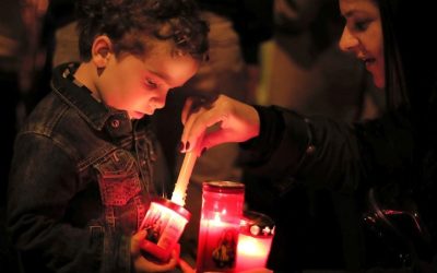 Focul de Paște, doar lumină: Reguli esențiale la biserică și acasă