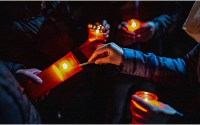 De ce sărbătorim Paștele la miezul nopții? Explicațiile a doi preoți despre Înviere