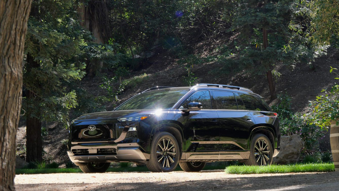 Subaru atacă piața suv-urilor electrice: Autonomie de 480 km și 3 rânduri de scaune