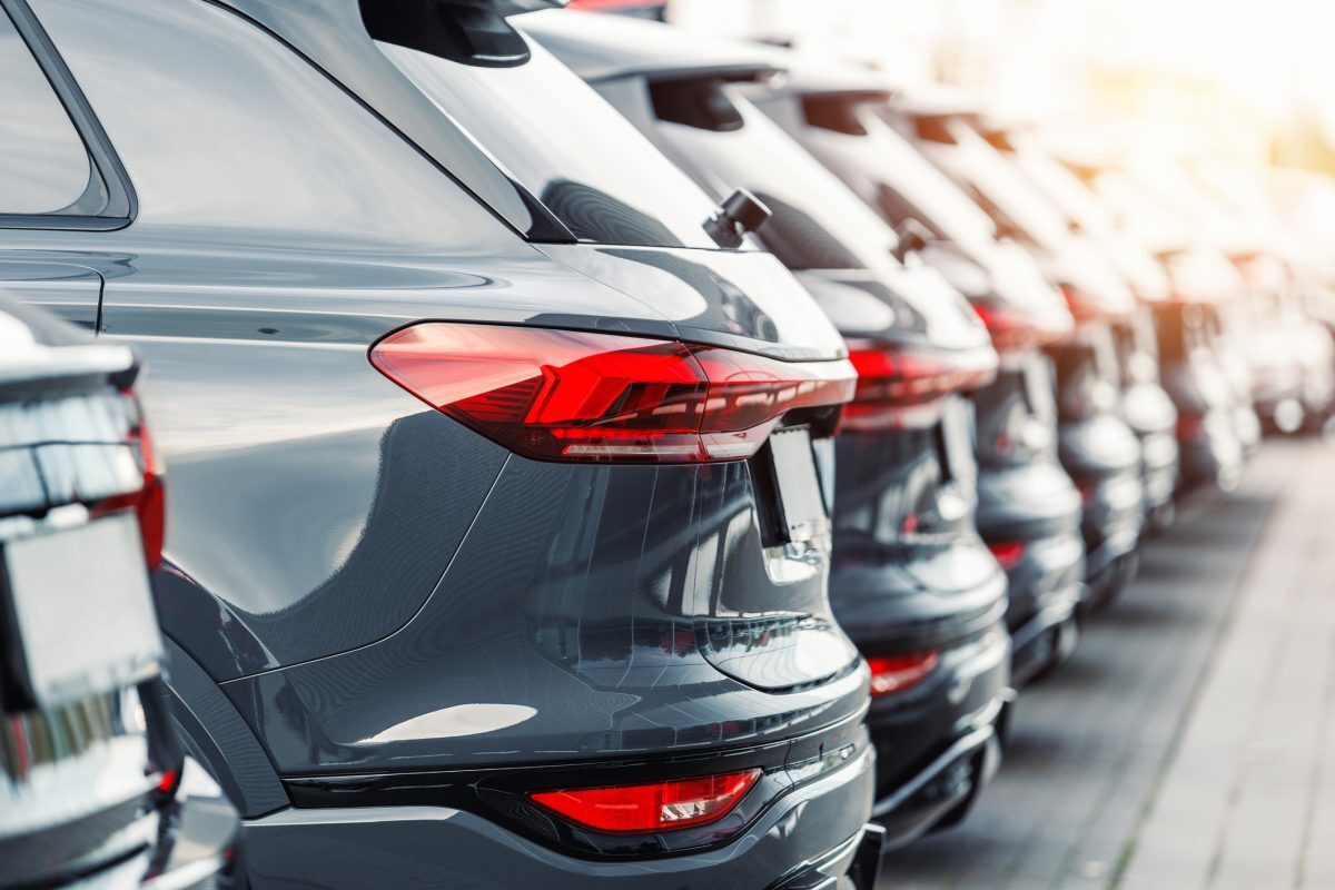 Piața auto din România, în schimbare: SUV-urile și electricele domină, dieselul pierde teren Piața auto din România intră într-o fază de transformare, cu schimbări majore în preferințele cumpărătorilor