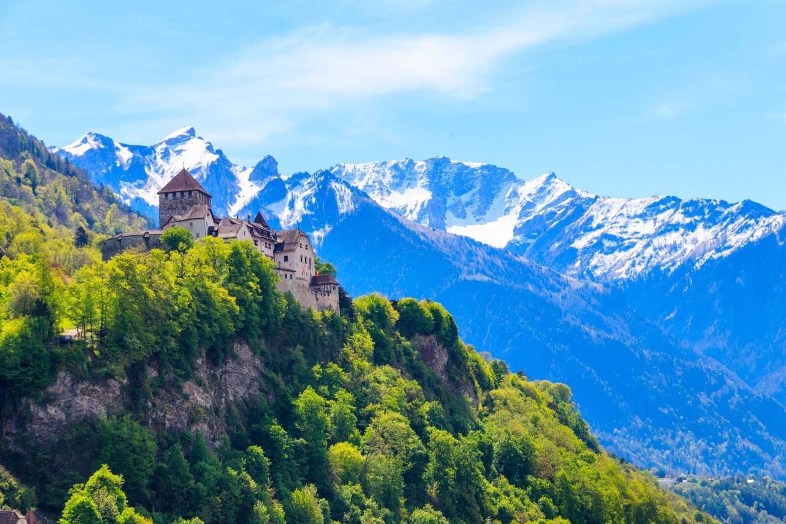 Țara din Europa cu peisaje și castele de poveste, ignorată de turiști