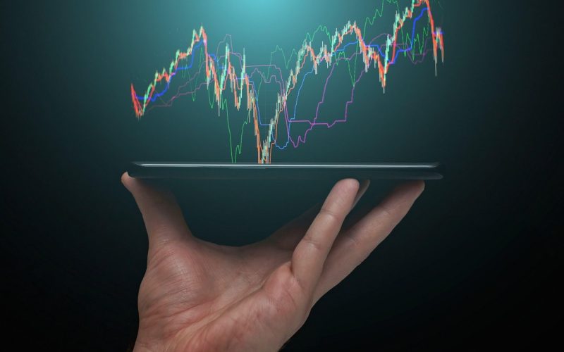 Bursa de la București urcă spectaculos: BET aproape de noi maxime, +1% și 20% avans de la începutul anului