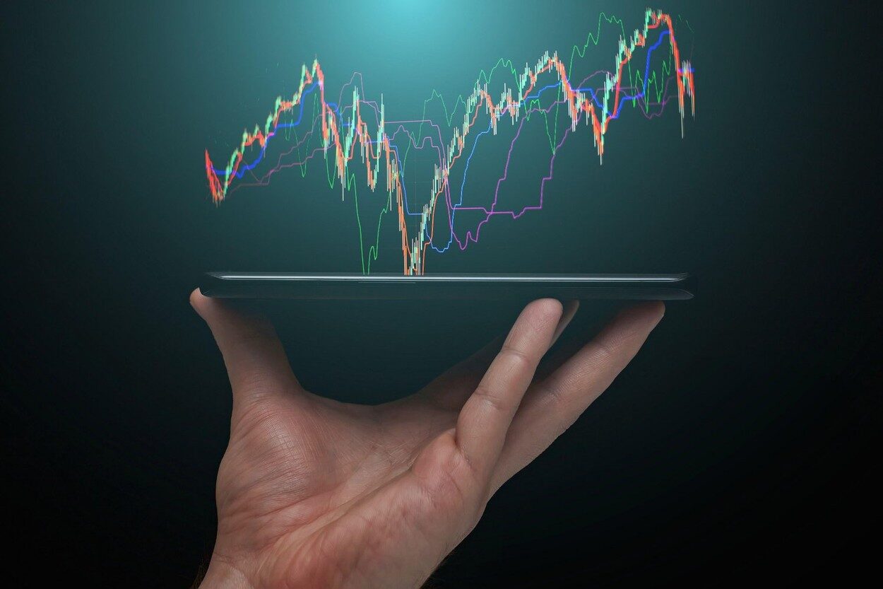 Bursa de la București urcă spectaculos: BET aproape de noi maxime, +1% și 20% avans de la începutul anului