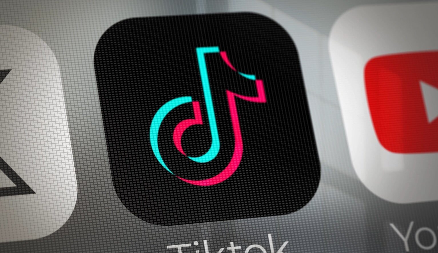 TikTok investește încă un miliard de euro în Finlanda, consolidând prezența în Europa Platforma chineză TikTok continuă să investească masiv în infrastructura sa europeană, anunțând o nouă investiție de un miliard de euro într-un centru de date în Lahti, Finlanda