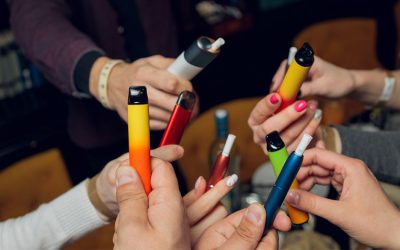 Vape-urile și țigările electronice, interzise în spații publice. Schimbări majore